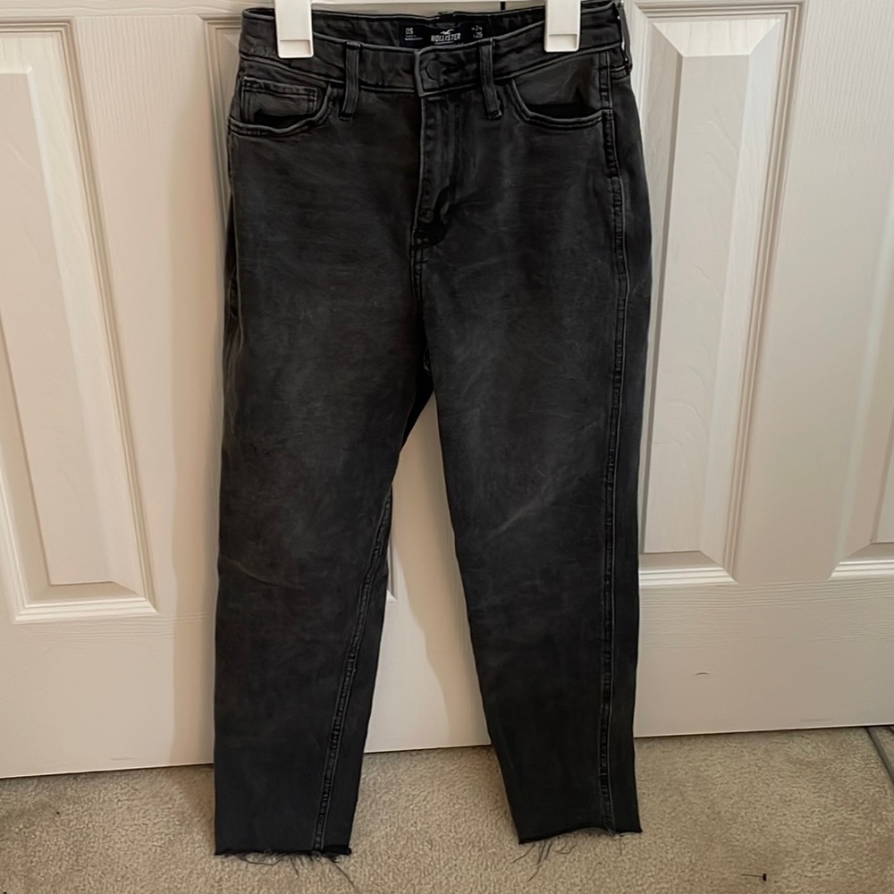Black Hollister Ultra High Rise Mom Jeans